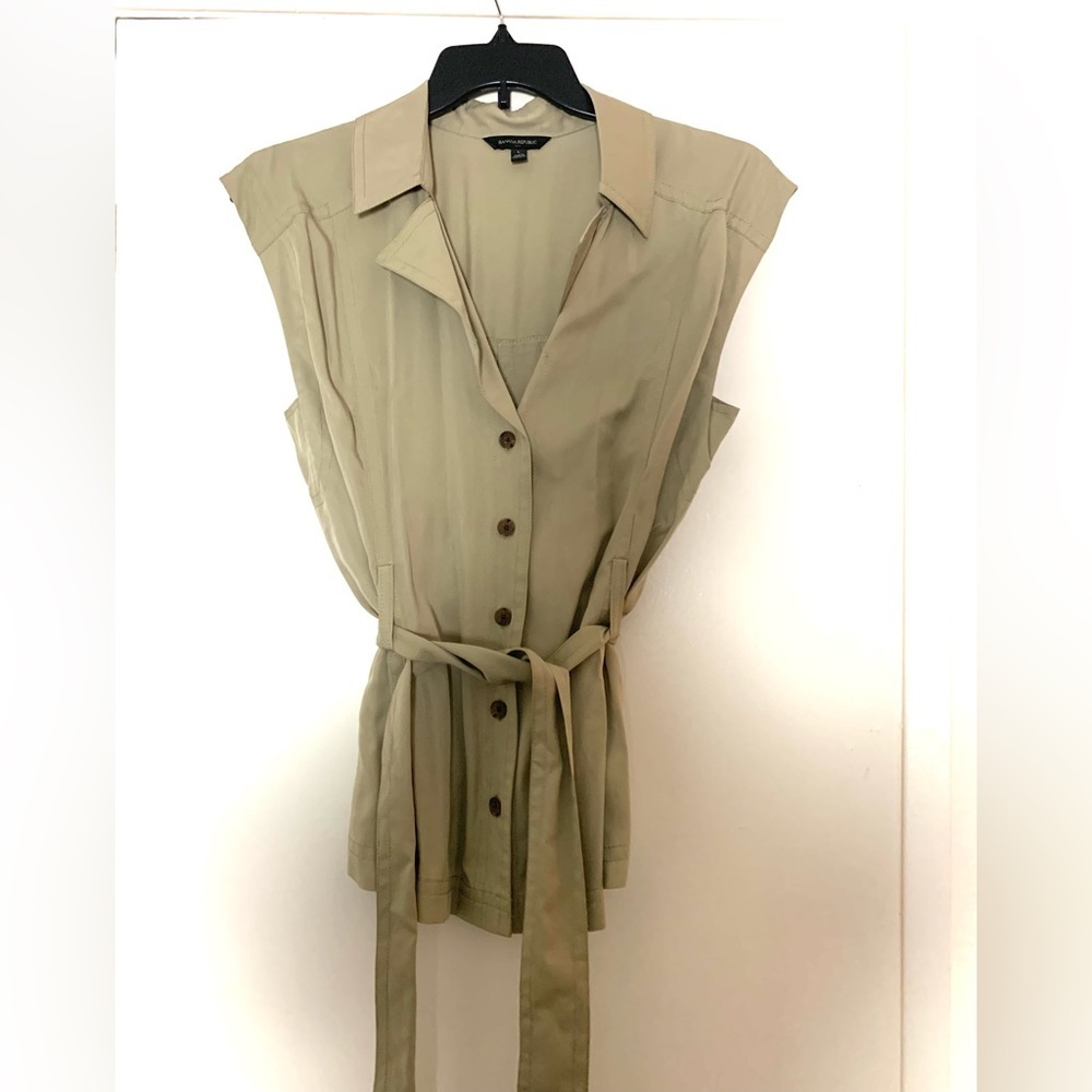Banana Republic Sleeveless Belted Blazer Jacket in Light Beige - Picture 5 of 16